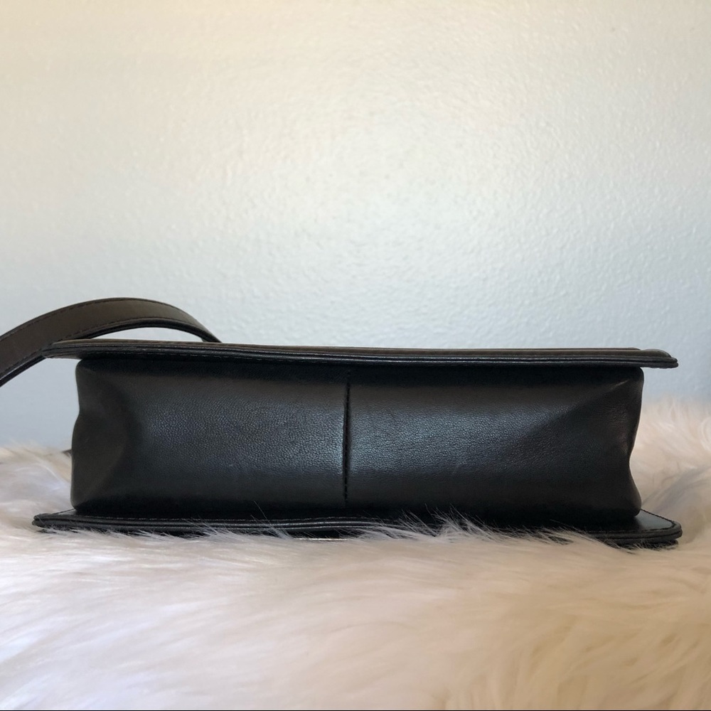 CHANEL Edinburgh Boy Flap Bag - Limited Edition - Picture 9 of 15